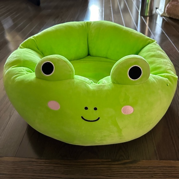 Brand New Squishmallows Pet Dog Cat Bed Wendy Frog RARE Plush Bed Pets Host Pick - Picture 2 of 8